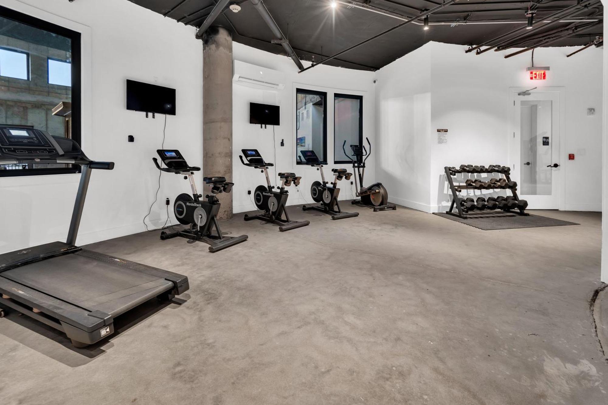 엘리자베스 Royal Oasis Indoor Pool, Free Parking, Near Nyc 아파트 외부 사진